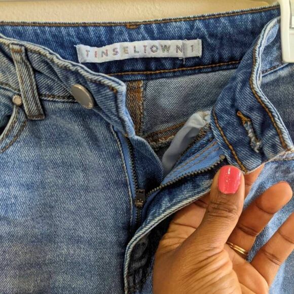 Tinseltown High Rise Distressed Mom Jeans Women’s Size 1 Medium Wash Y2K Grunge - Picture 4 of 10